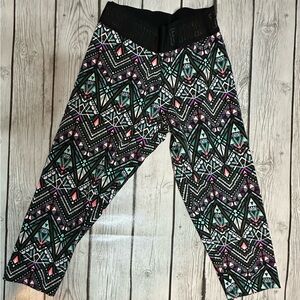 Pink Ultimate Geometric Patterned Capri